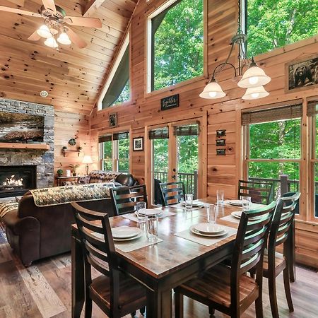 Peaceful Family Cabin With Hot Tub, Game Room, & More! Sevierville Esterno foto