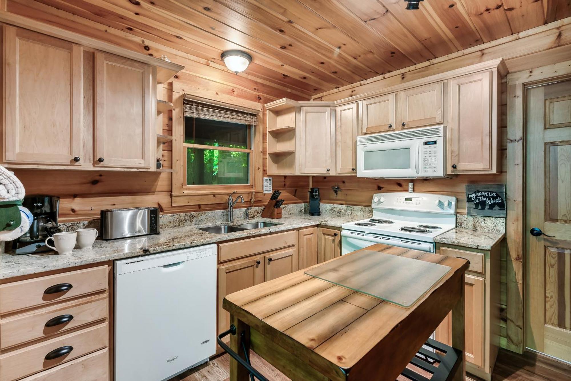 Peaceful Family Cabin With Hot Tub, Game Room, & More! Sevierville Esterno foto